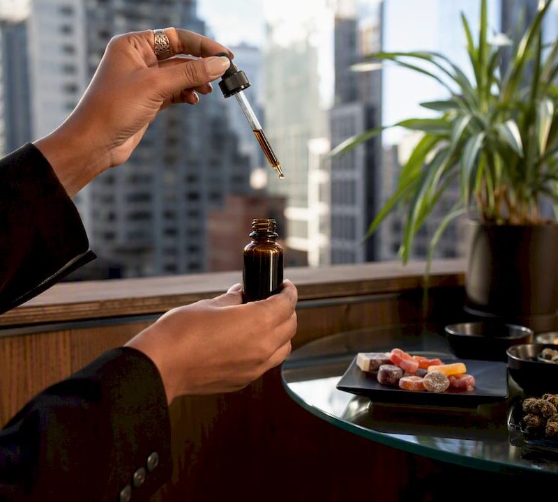 Hand dosing cannabis tincture dropper