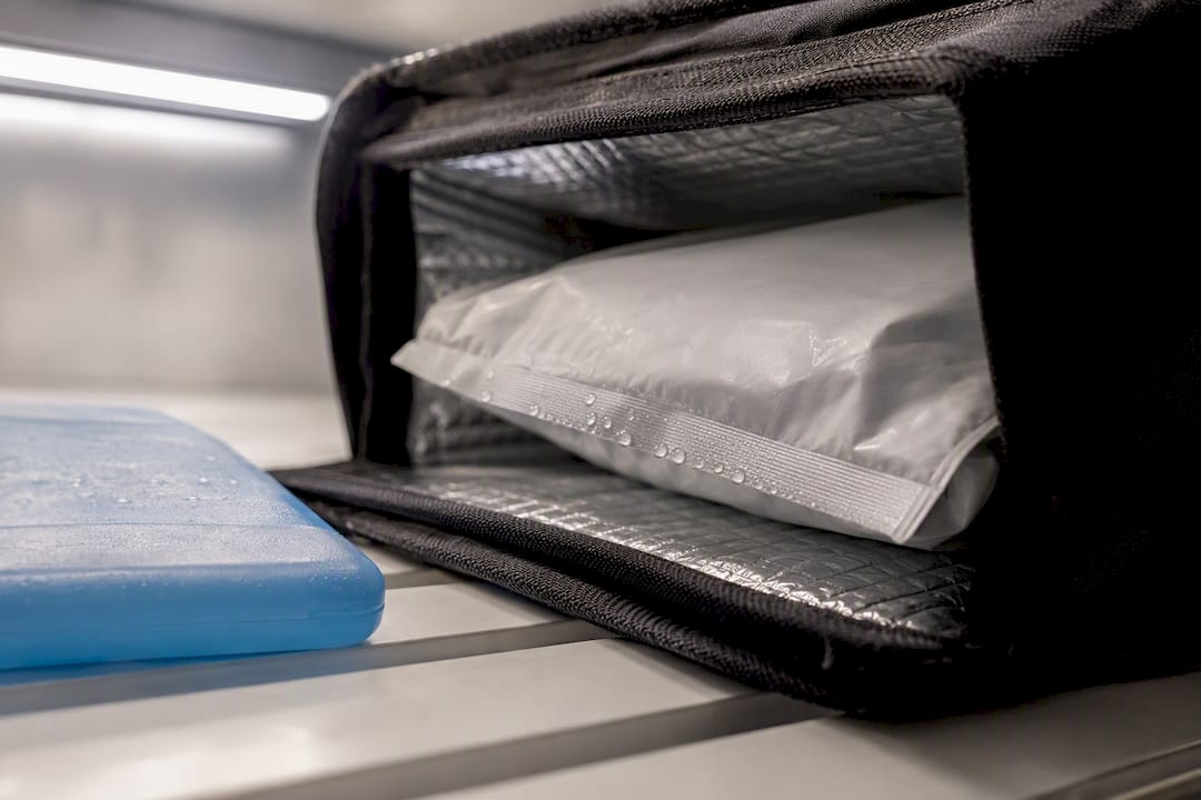 Condensation on anonymous insulated delivery packaging