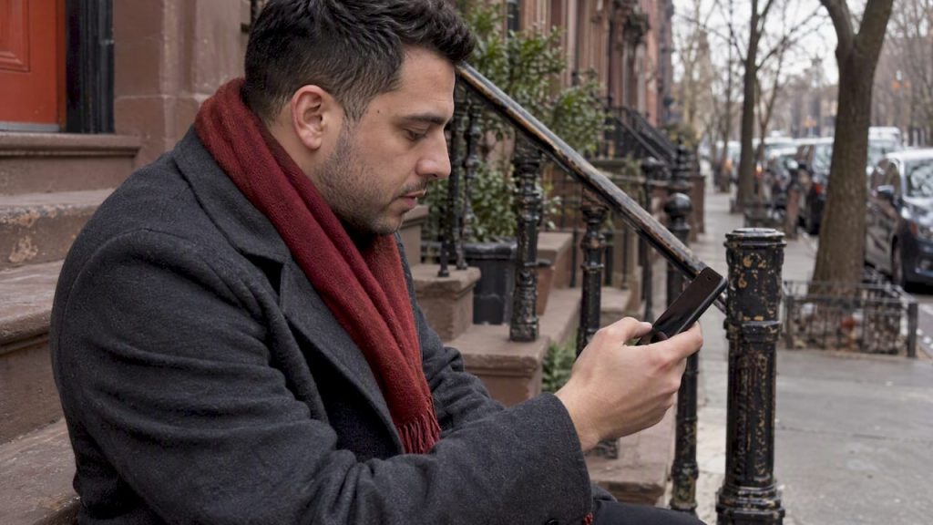 NYC customer checking a delivery text